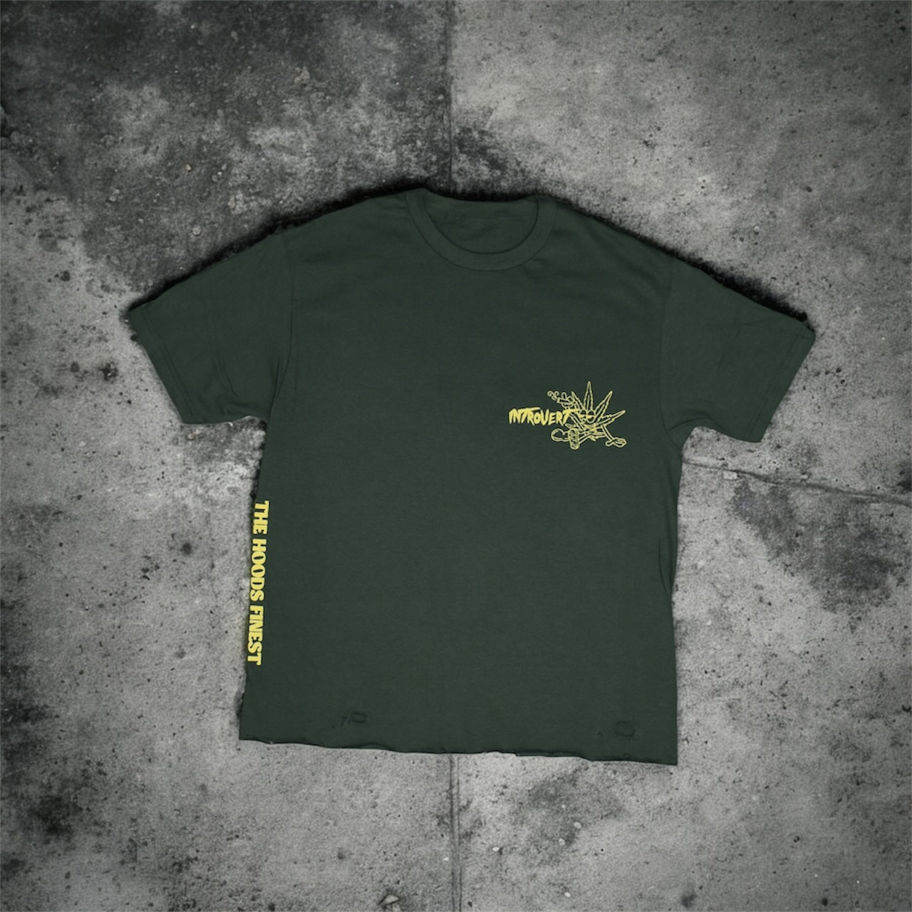 FEEL LIFE STAY CHILL HUNTER GREEN BOTTOM DISTRESSED TEE